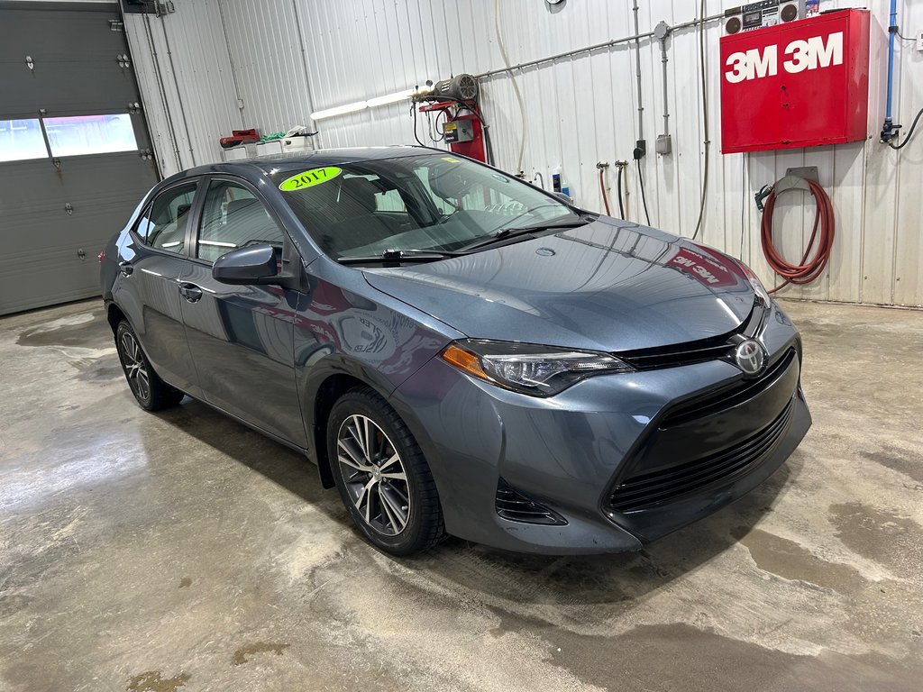 Toyota COROLLA  2017 à Grand-Sault et Edmunston, Nouveau-Brunswick - 3 - w1024h768px
