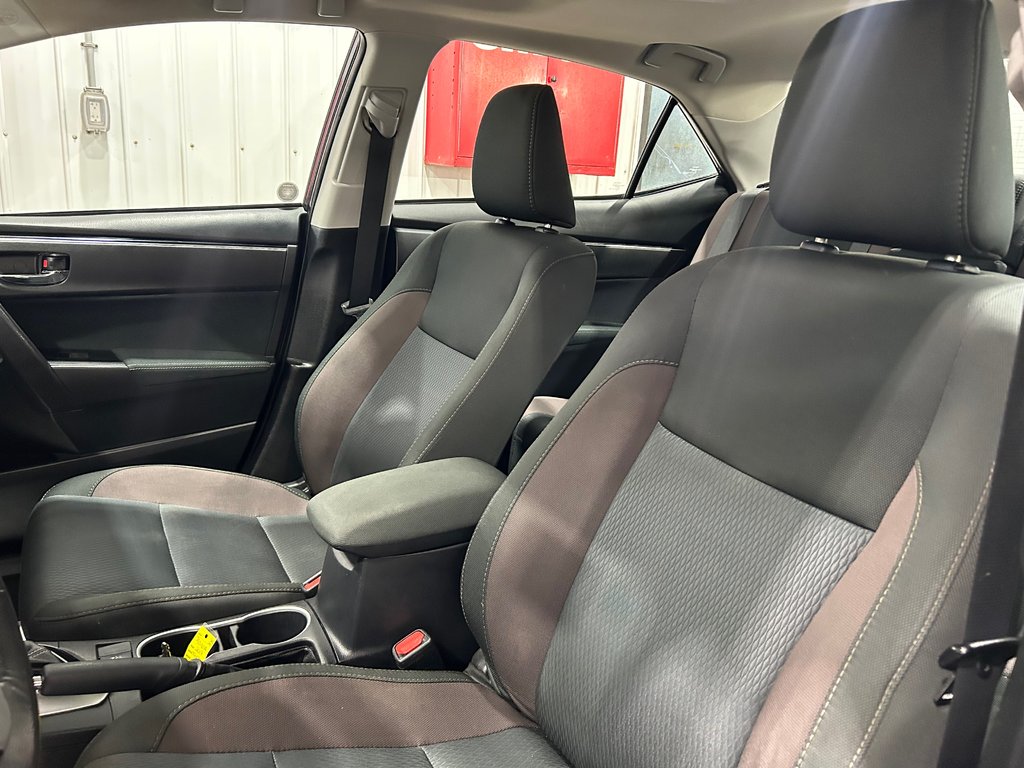 Toyota COROLLA  2017 à Grand-Sault et Edmunston, Nouveau-Brunswick - 9 - w1024h768px