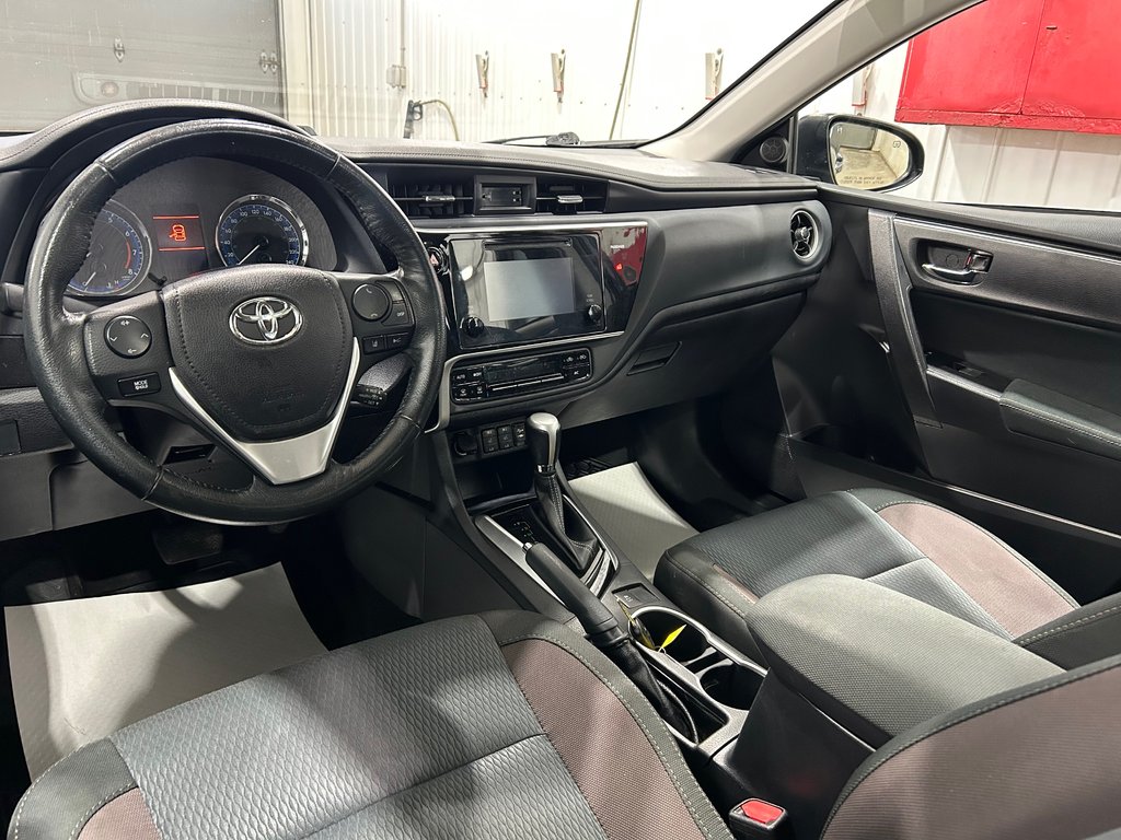 Toyota COROLLA  2017 à Grand-Sault et Edmunston, Nouveau-Brunswick - 7 - w1024h768px