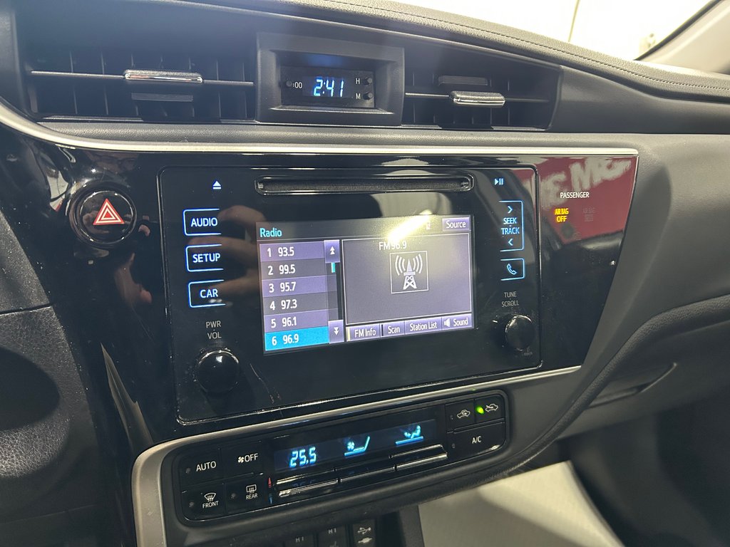 Toyota COROLLA  2017 à Grand-Sault et Edmunston, Nouveau-Brunswick - 11 - w1024h768px