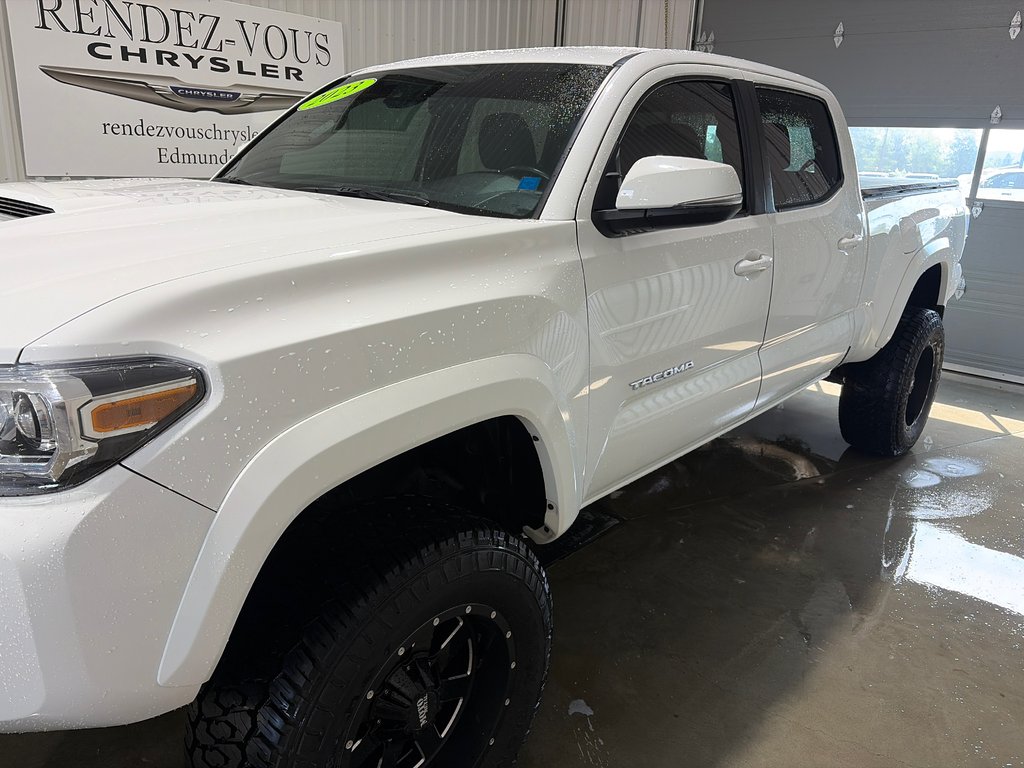 Toyota TACOMA DBL CAB SR5/TRD  2023 à Grand-Sault et Edmunston, Nouveau-Brunswick - 7 - w1024h768px