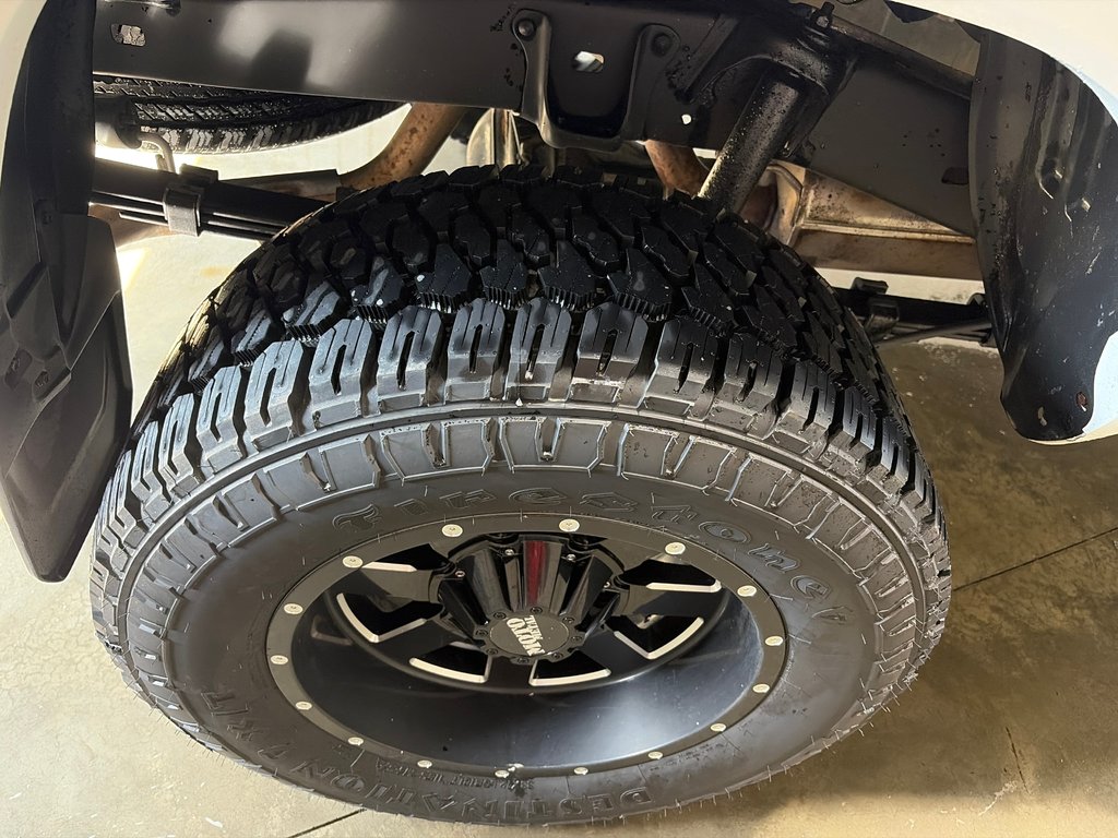 Toyota TACOMA DBL CAB SR5/TRD  2023 à Grand-Sault et Edmunston, Nouveau-Brunswick - 15 - w1024h768px