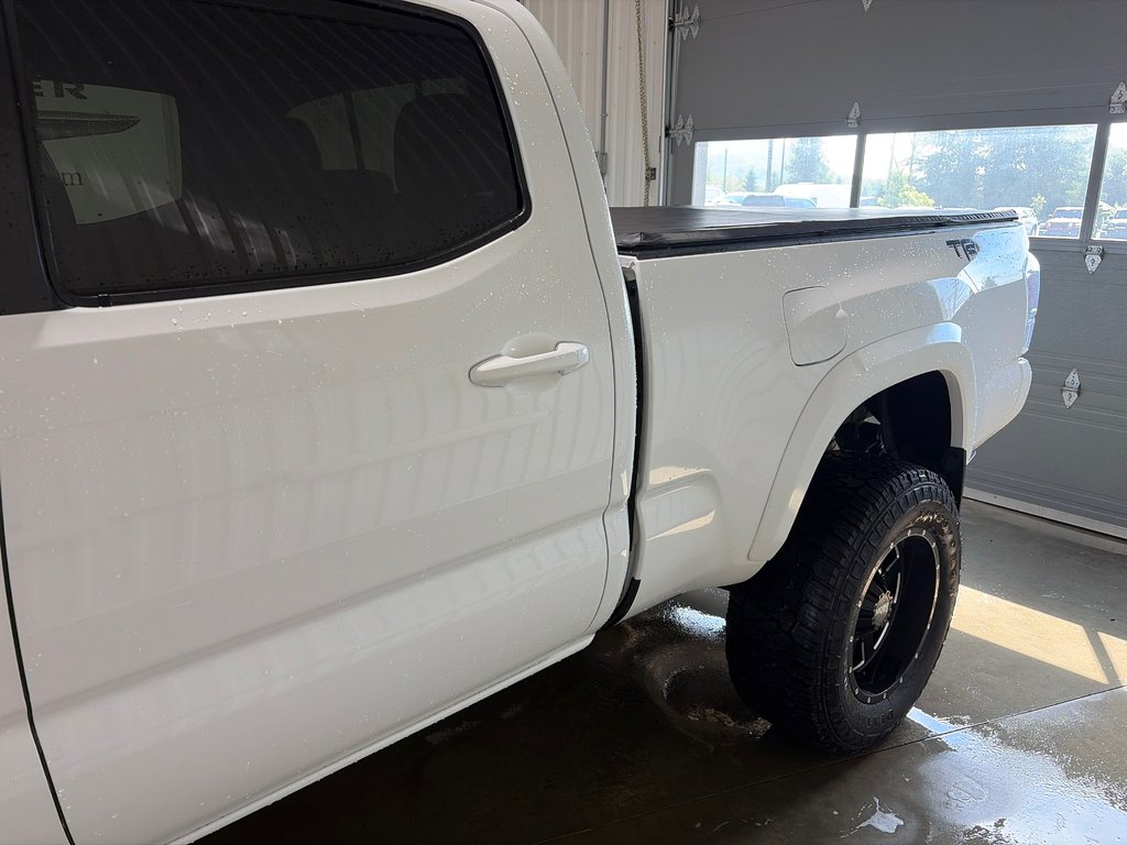 Toyota TACOMA DBL CAB SR5/TRD  2023 à Grand-Sault et Edmunston, Nouveau-Brunswick - 8 - w1024h768px
