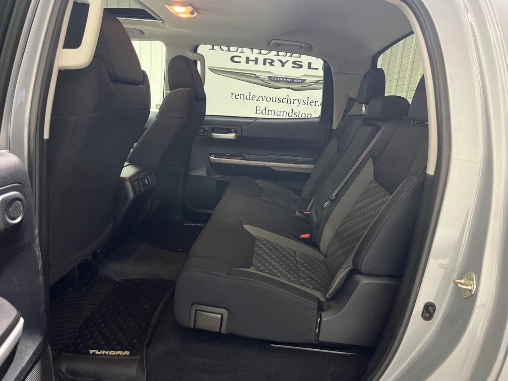 Toyota TUNDRA CREWMAX SR5 SR5 Plus 2019 à Grand-Sault et Edmunston, Nouveau-Brunswick - 9 - w1024h768px
