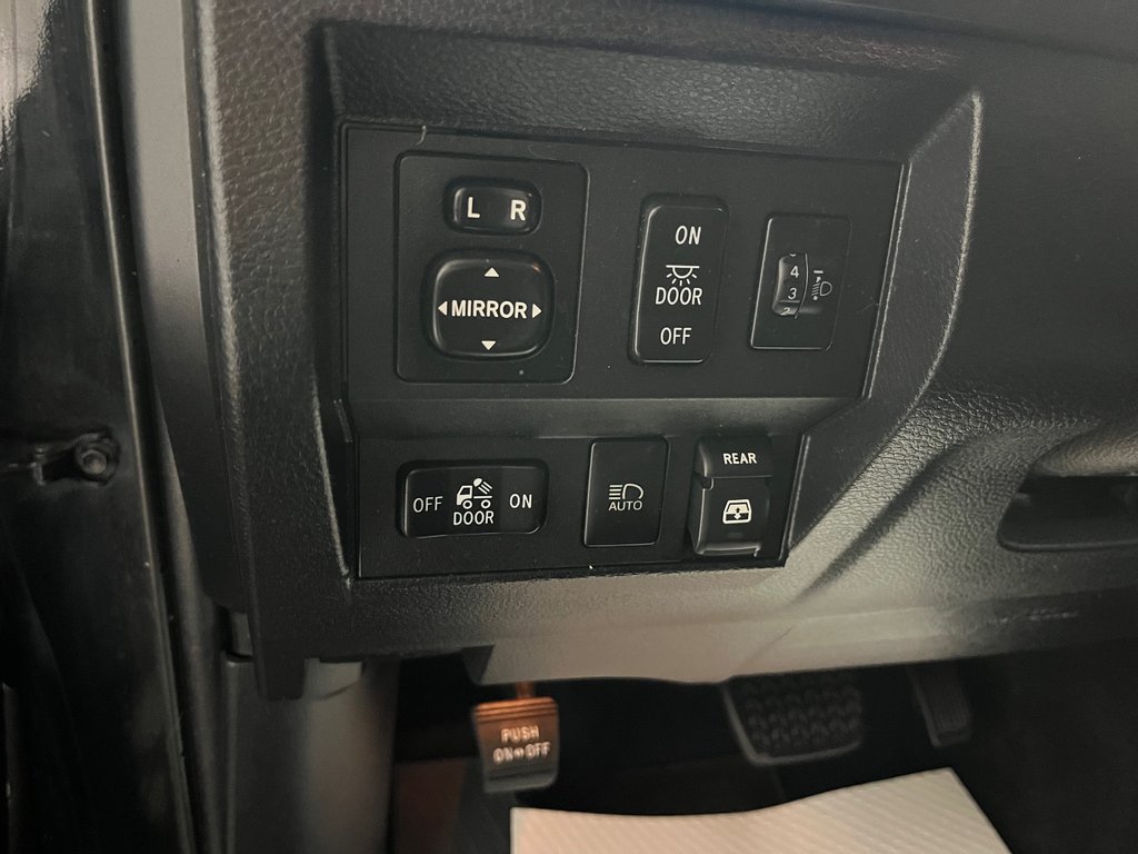 Toyota TUNDRA CREWMAX SR5 SR5 Plus 2018 à Grand-Sault et Edmunston, Nouveau-Brunswick - 13 - w1024h768px