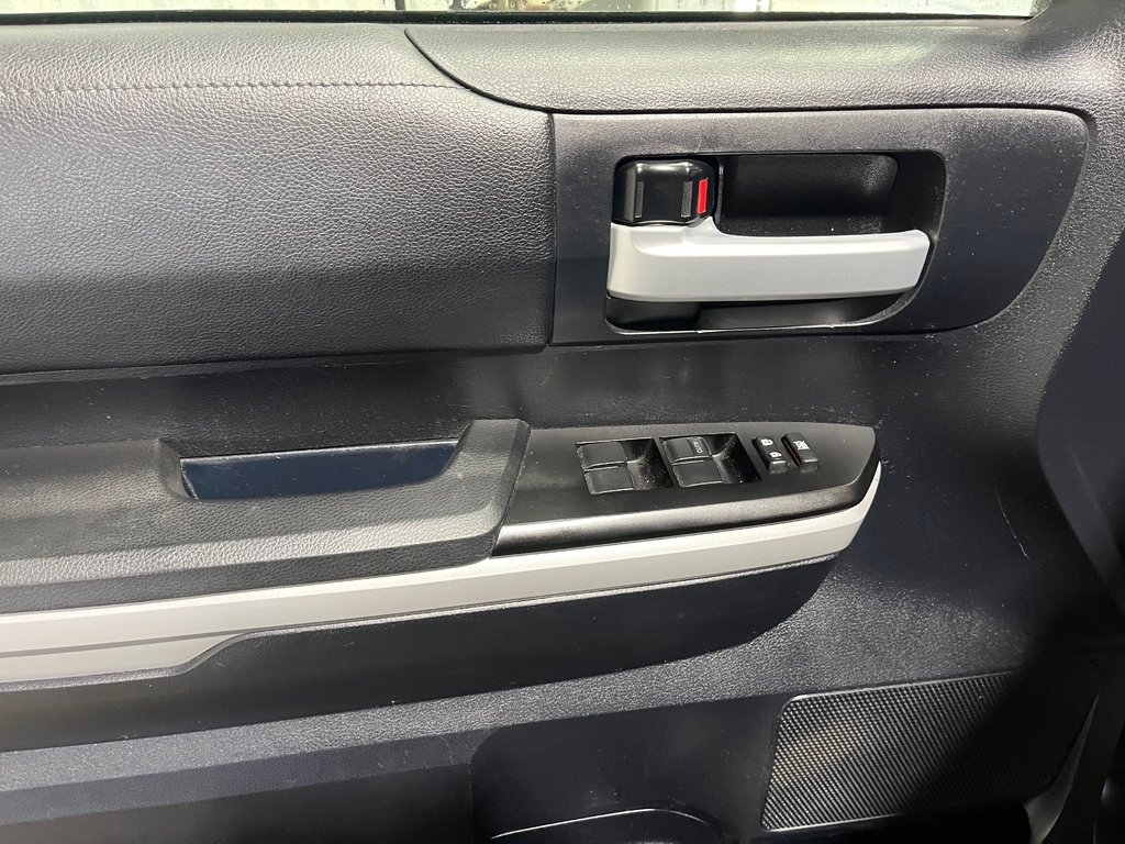 Toyota TUNDRA CREWMAX SR5 SR5 Plus 2018 à Grand-Sault et Edmunston, Nouveau-Brunswick - 10 - w1024h768px