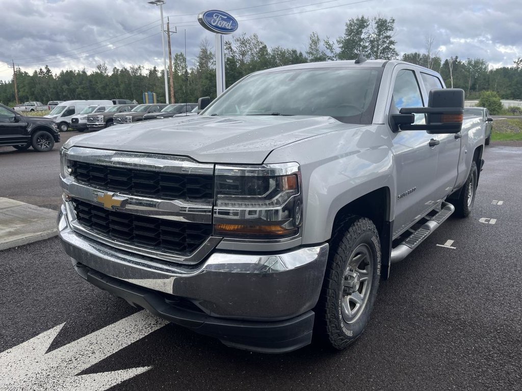 Chevrolet Silverado 1500 LS cabine multiplace 153 po 4RM 2017 à New Richmond, Québec - 1 - w1024h768px