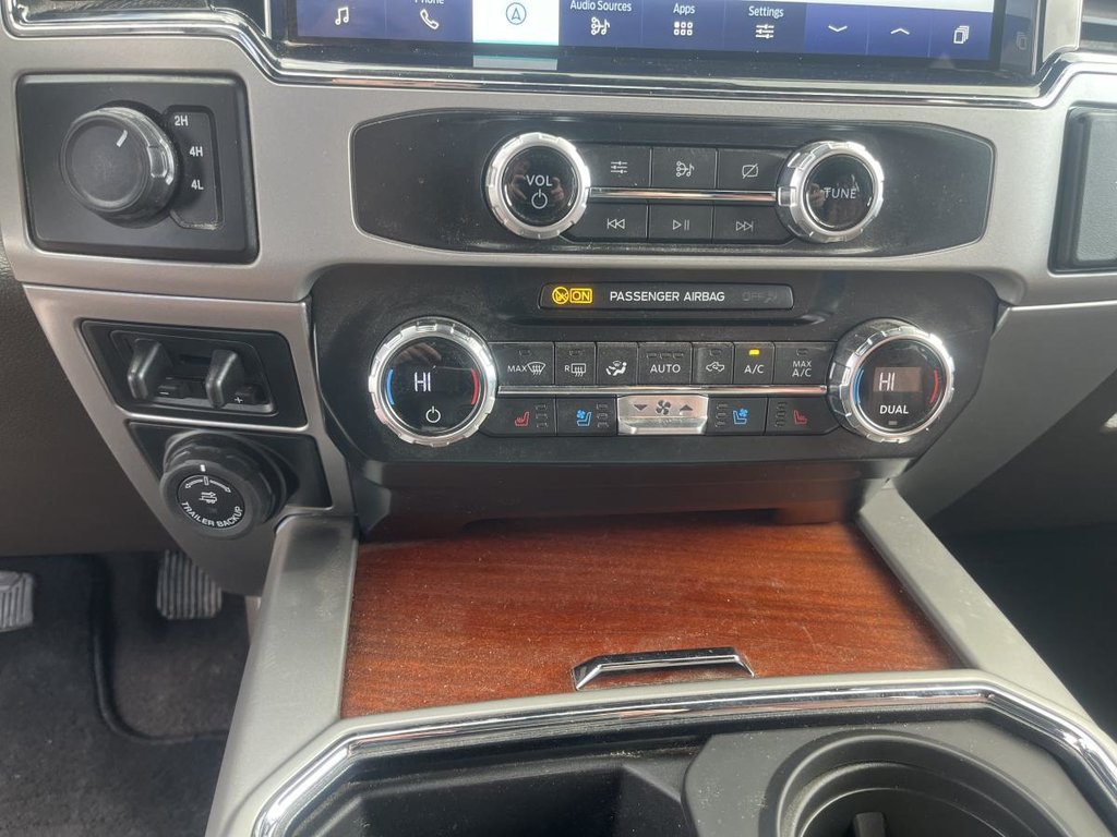 2022 Ford F-350 King Ranch cabine 6 places 4RM caisse de 8 pi in New Richmond, Quebec - 17 - w1024h768px