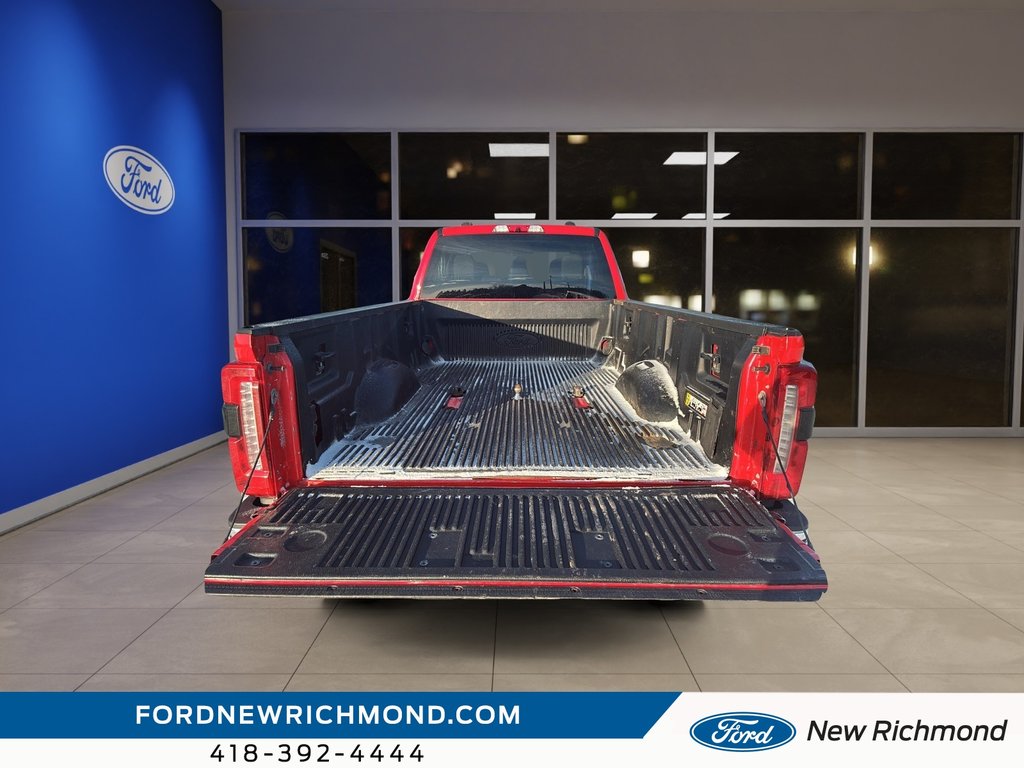 Ford Super Duty F-450 DRW XLT cabine 6 places 4RM caisse de 8 pi 2023 à New Richmond, Québec - 19 - w1024h768px