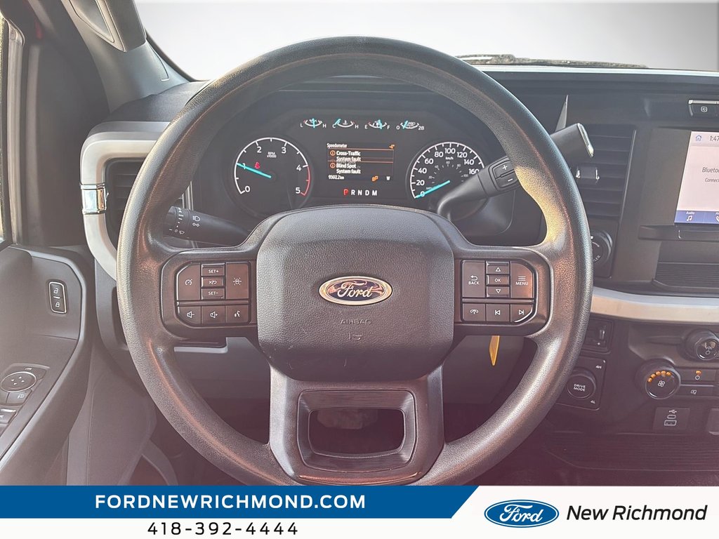 Ford Super Duty F-450 DRW XLT cabine 6 places 4RM caisse de 8 pi 2023 à New Richmond, Québec - 12 - w1024h768px