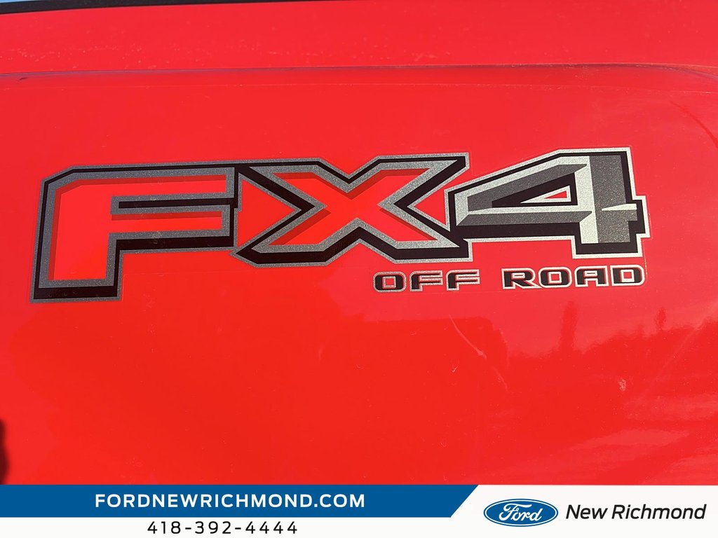 Ford Super Duty F-450 DRW XLT cabine 6 places 4RM caisse de 8 pi 2023 à New Richmond, Québec - 18 - w1024h768px
