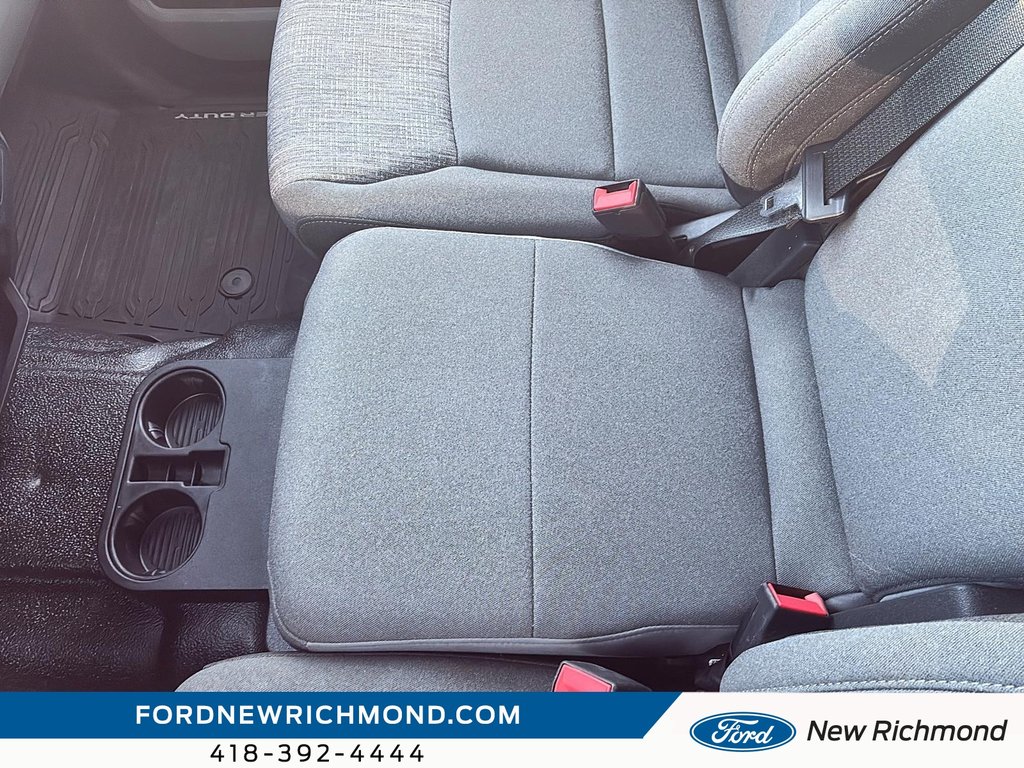 Ford Super Duty F-450 DRW XLT cabine 6 places 4RM caisse de 8 pi 2023 à New Richmond, Québec - 30 - w1024h768px
