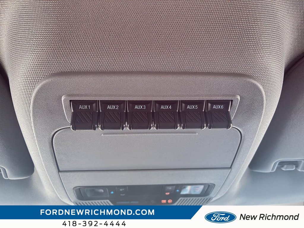 Ford Super Duty F-450 DRW XLT cabine 6 places 4RM caisse de 8 pi 2023 à New Richmond, Québec - 20 - w1024h768px