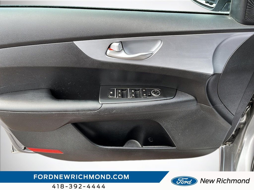 Kia Forte LX IVT 2024 à New Richmond, Québec - 17 - w1024h768px