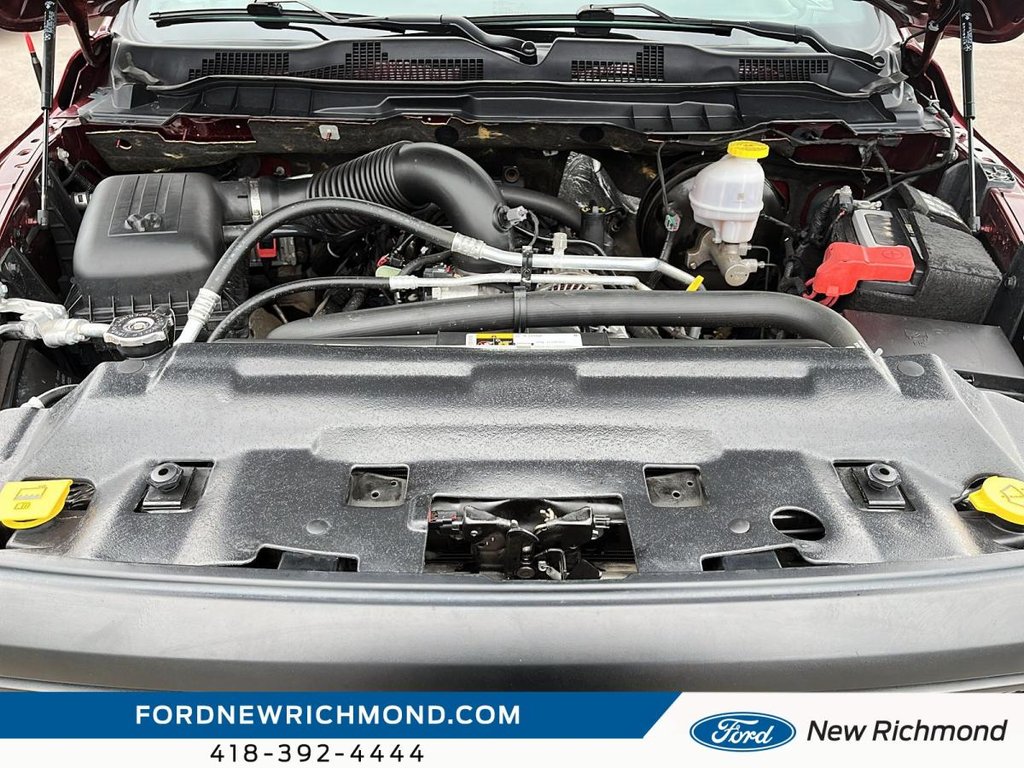 2022 Ram 1500 Classic Warlock cabine d'équipe 4x4 caisse de 5 pi 7 po in New Richmond, Quebec - 9 - w1024h768px