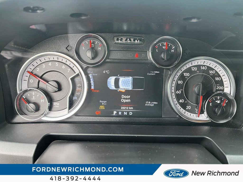 2022 Ram 1500 Classic Warlock cabine d'équipe 4x4 caisse de 5 pi 7 po in New Richmond, Quebec - 16 - w1024h768px