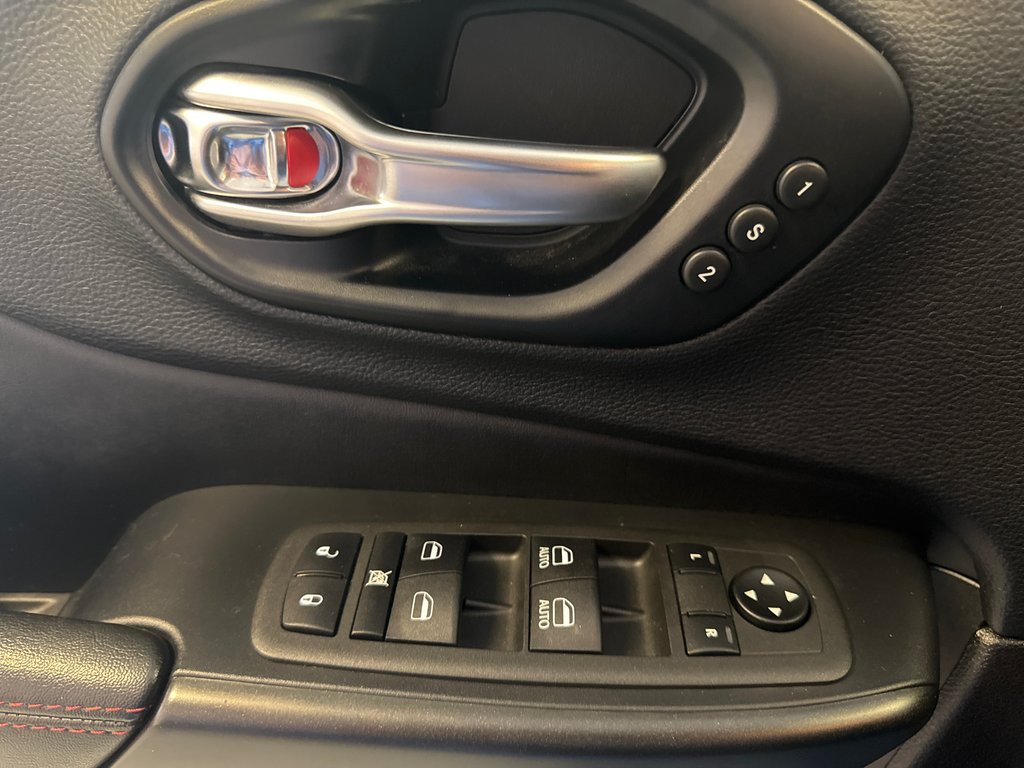 Jeep Cherokee Trailhawk Elite *TRÈS BAS KILOMÉTRAGE* 2022 à Richmond, Québec - 34 - w1024h768px