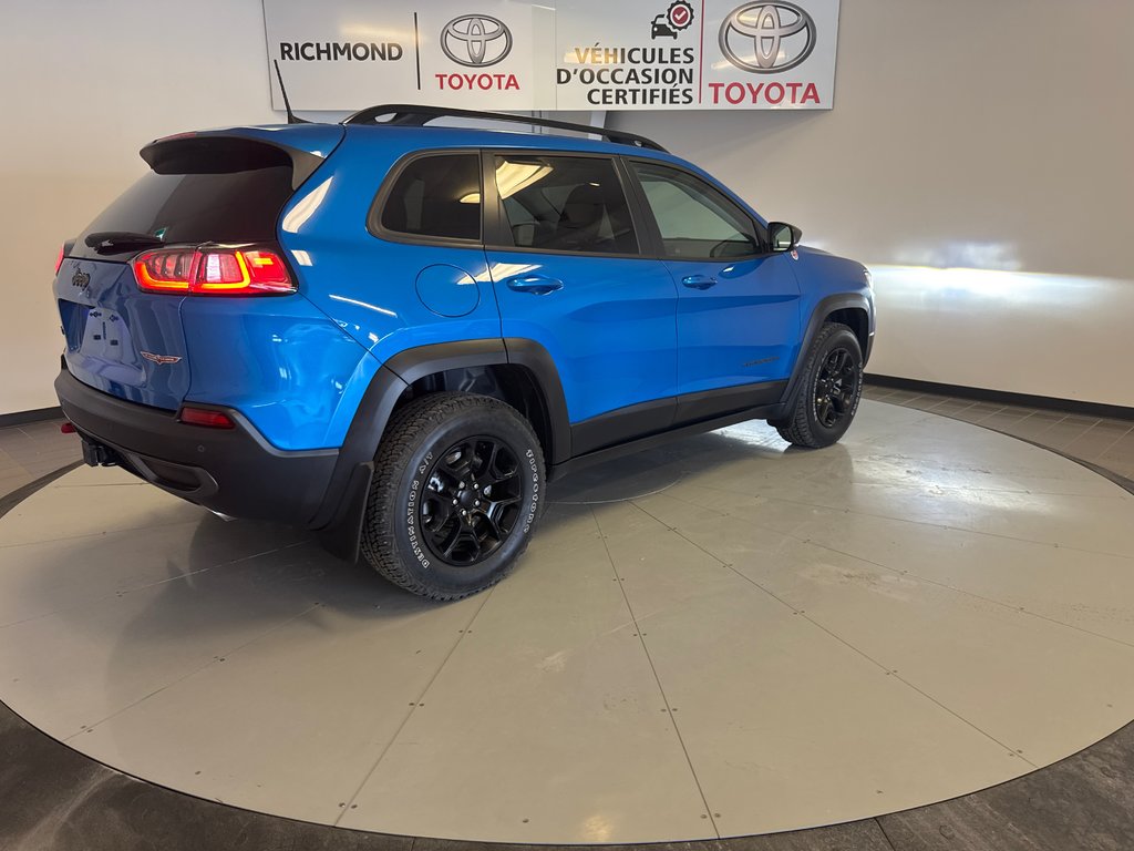 Jeep Cherokee Trailhawk Elite *TRÈS BAS KILOMÉTRAGE* 2022 à Richmond, Québec - 9 - w1024h768px