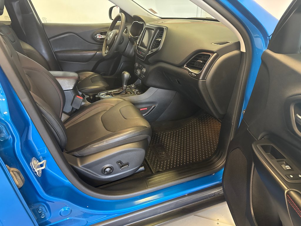 Jeep Cherokee Trailhawk Elite *TRÈS BAS KILOMÉTRAGE* 2022 à Richmond, Québec - 20 - w1024h768px