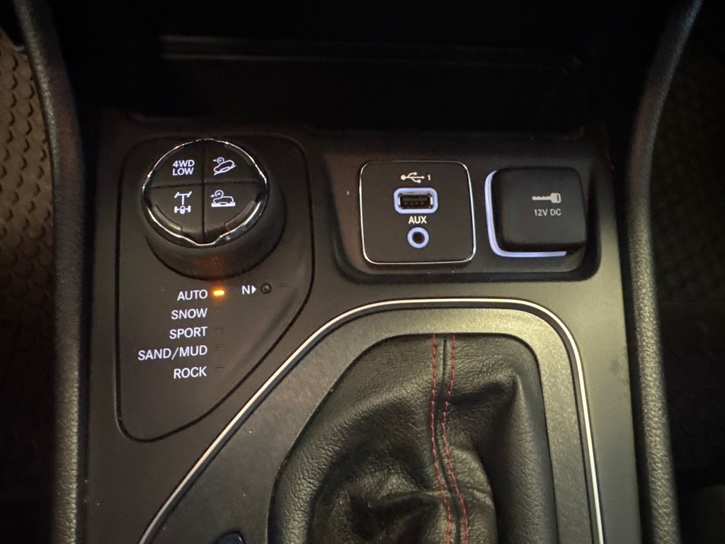 Jeep Cherokee Trailhawk Elite *TRÈS BAS KILOMÉTRAGE* 2022 à Richmond, Québec - 28 - w1024h768px