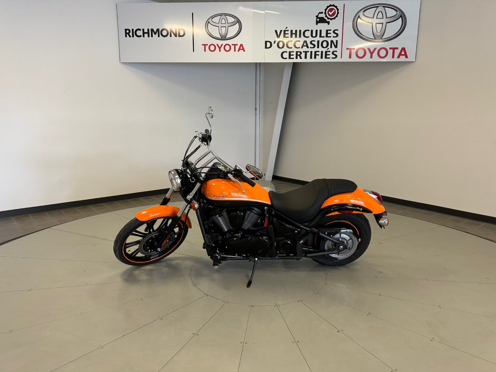 2021  VN900 VULCAN CUSTOM *SEULEMENT 700 KM* in Richmond, Quebec - 8 - w1024h768px