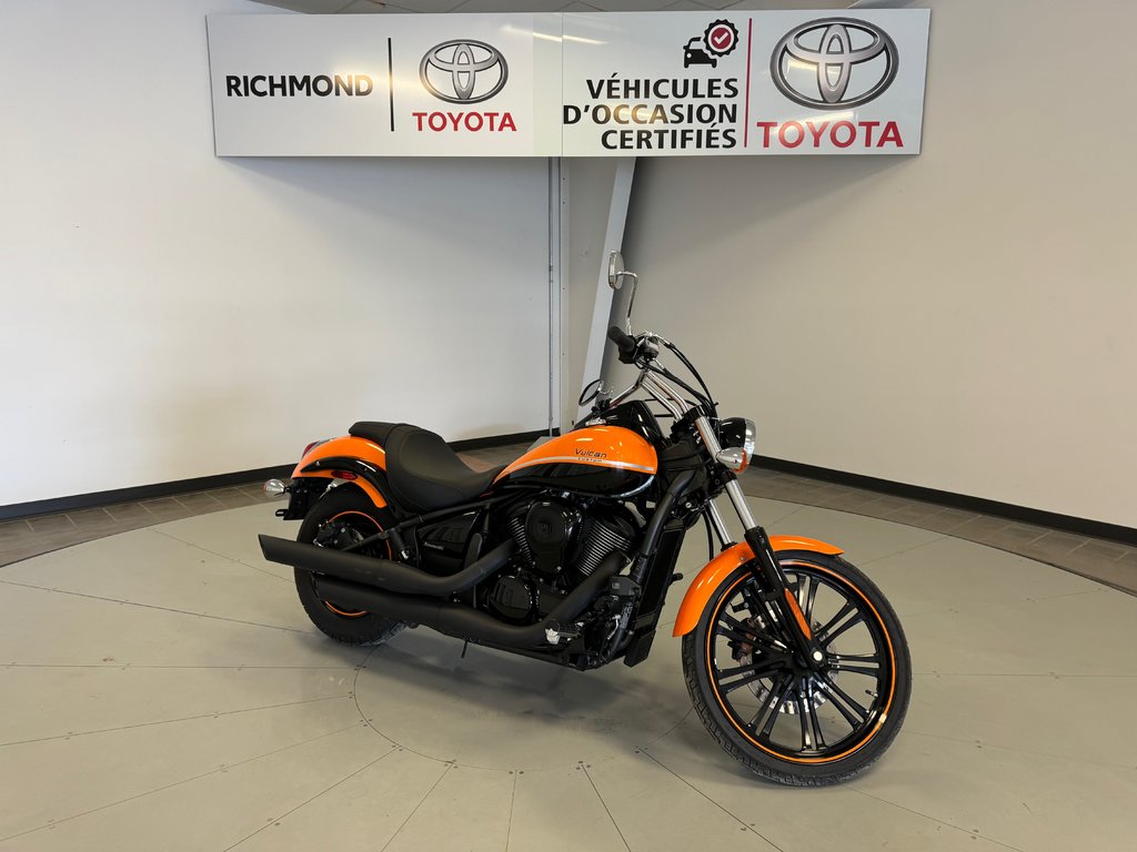 VN900 VULCAN CUSTOM *SEULEMENT 700 KM* 2021 à Richmond, Québec - 2 - w1024h768px