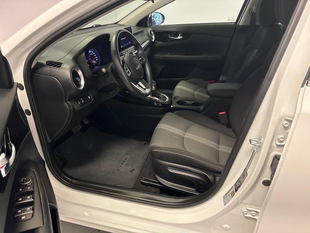 Kia Forte EX+ *TRÈS BEAU VÉHICULE* 2023 à Richmond, Québec - 15 - w1024h768px