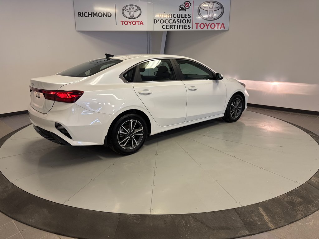 Kia Forte EX+ *TRÈS BEAU VÉHICULE* 2023 à Richmond, Québec - 9 - w1024h768px