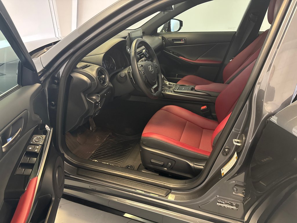 2024 Lexus IS 300 AWD *TRÈS BEAU VÉHICULE* in Richmond, Quebec - 16 - w1024h768px