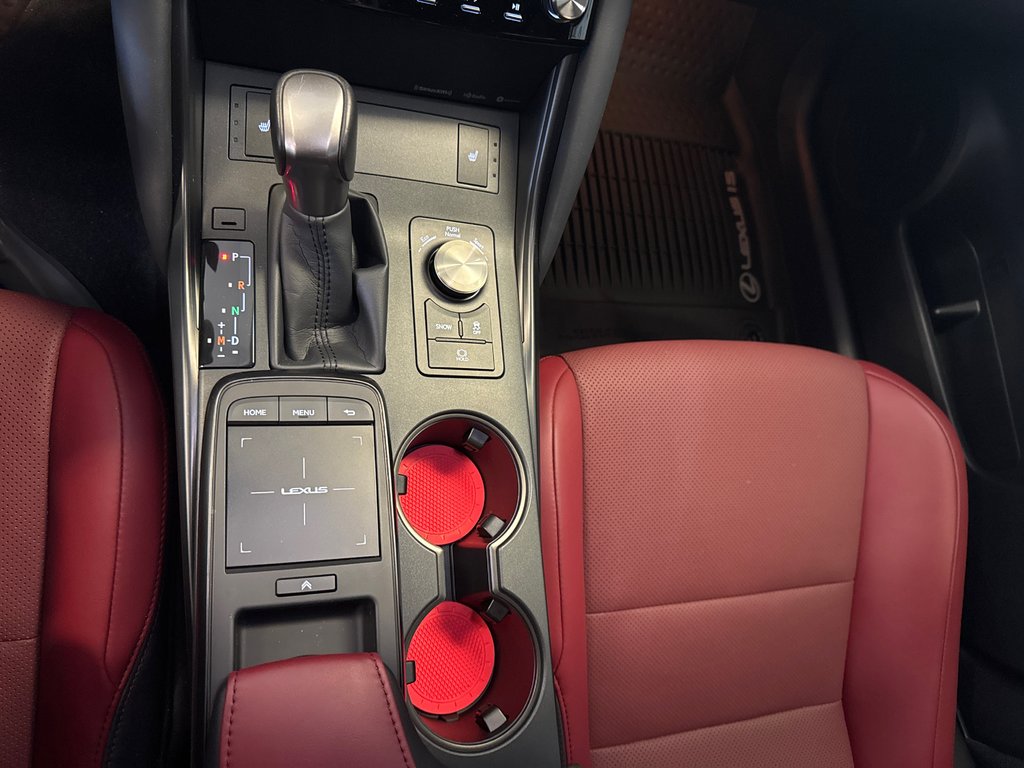 2024 Lexus IS 300 AWD *TRÈS BEAU VÉHICULE* in Richmond, Quebec - 26 - w1024h768px