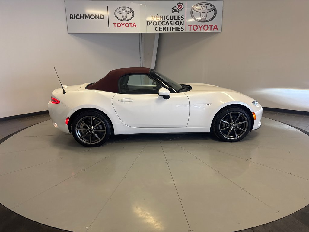 Mazda MX-5 GT 6 VITESSES *SEULEMENT 7,200 KM* 2018 à Richmond, Québec - 10 - w1024h768px