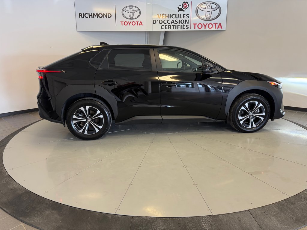 2024 Toyota BZ4X LE FWD *DÉMONSTRATEUR* in Richmond, Quebec - 10 - w1024h768px