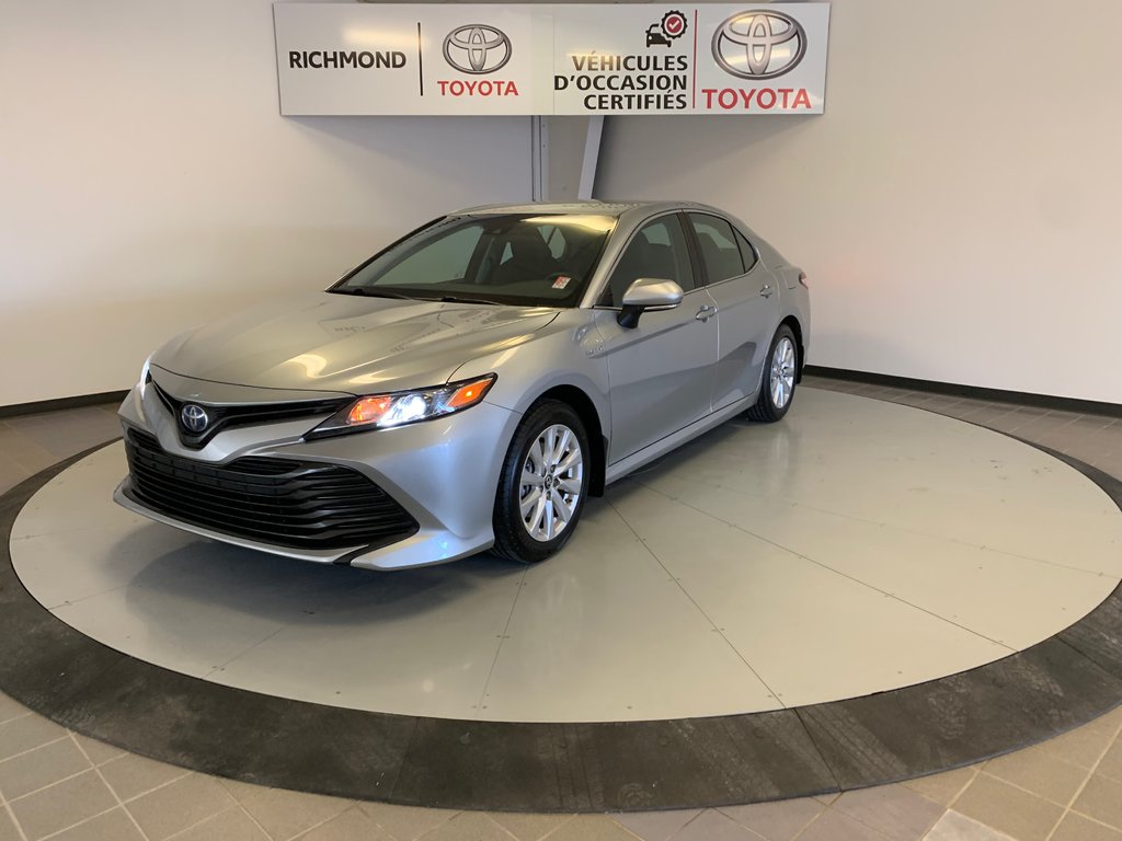 Camry Hybrid LE 2018 à Richmond, Québec - 2 - w1024h768px