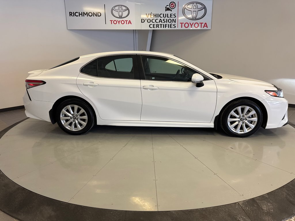 2018 Toyota Camry in Richmond, Quebec - 10 - w1024h768px