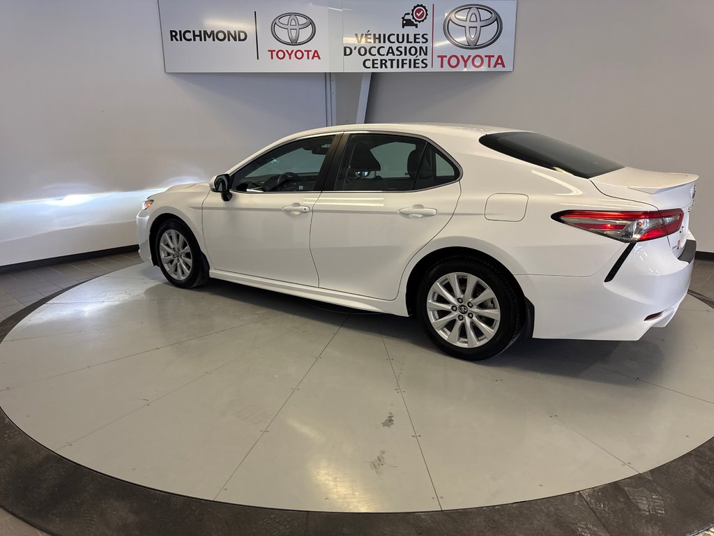 2018 Toyota Camry in Richmond, Quebec - 5 - w1024h768px