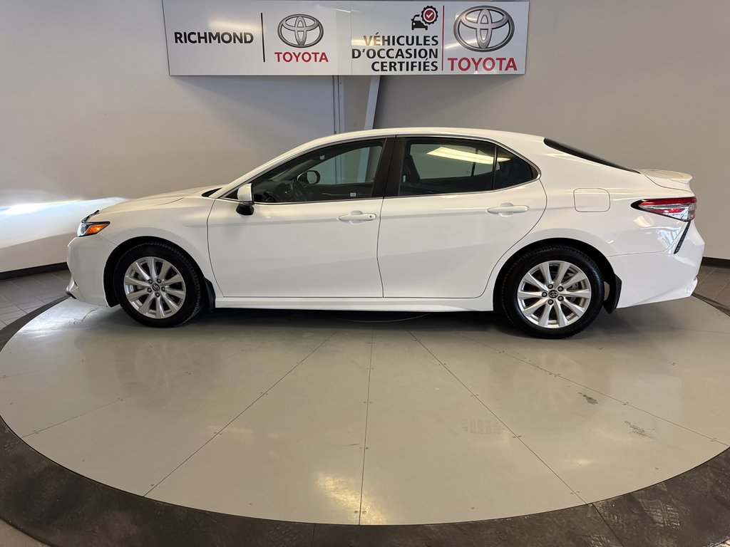 2018 Toyota Camry in Richmond, Quebec - 4 - w1024h768px