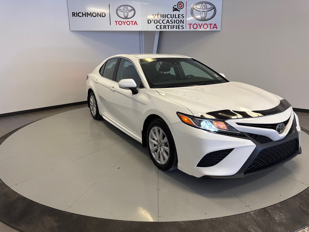 2018 Toyota Camry in Richmond, Quebec - 12 - w1024h768px