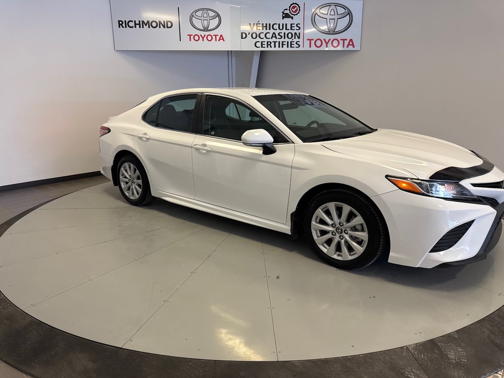 2018 Toyota Camry in Richmond, Quebec - 11 - w1024h768px