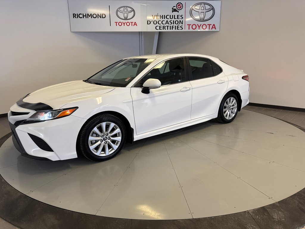 2018 Toyota Camry in Richmond, Quebec - 3 - w1024h768px