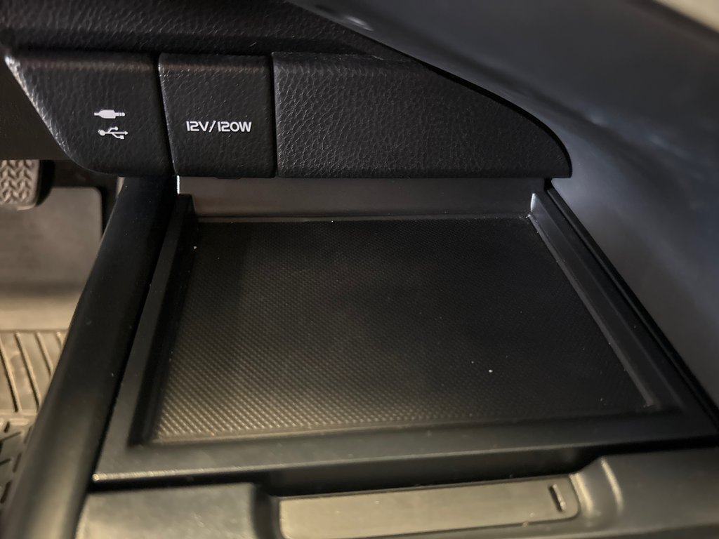 Toyota Camry SE *TRÈS BEAU VÉHICULE* 2019 à Richmond, Québec - 24 - w1024h768px