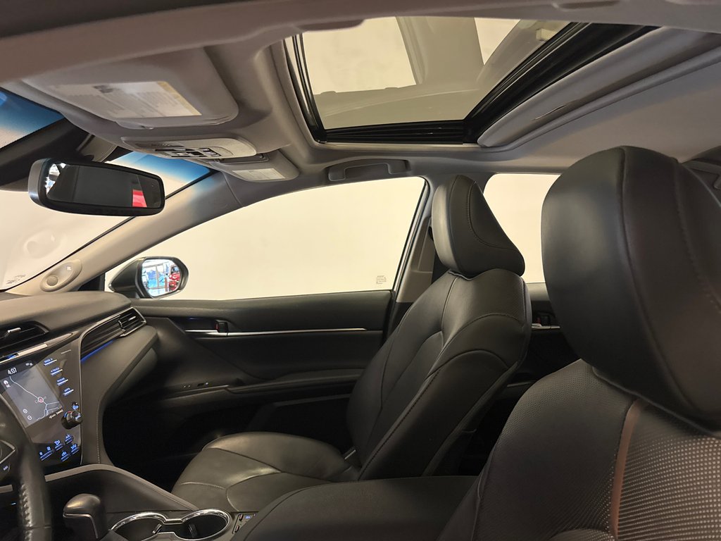 Toyota Camry XLE HYBRIDE *EN EXCELLENTE CONDITION!* 2020 à Richmond, Québec - 15 - w1024h768px
