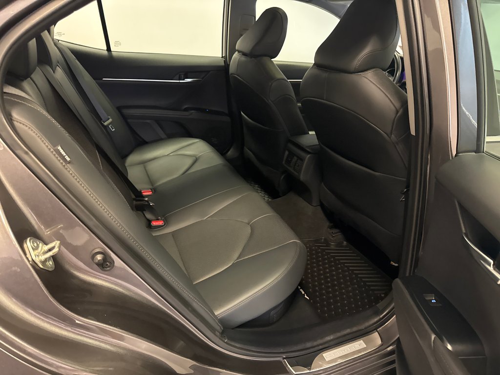 Toyota Camry XLE HYBRIDE *EN EXCELLENTE CONDITION!* 2020 à Richmond, Québec - 18 - w1024h768px
