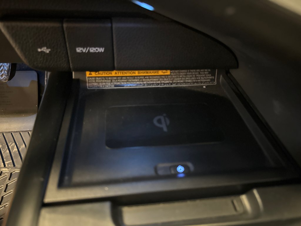 Toyota Camry XLE HYBRIDE *EN EXCELLENTE CONDITION!* 2020 à Richmond, Québec - 28 - w1024h768px