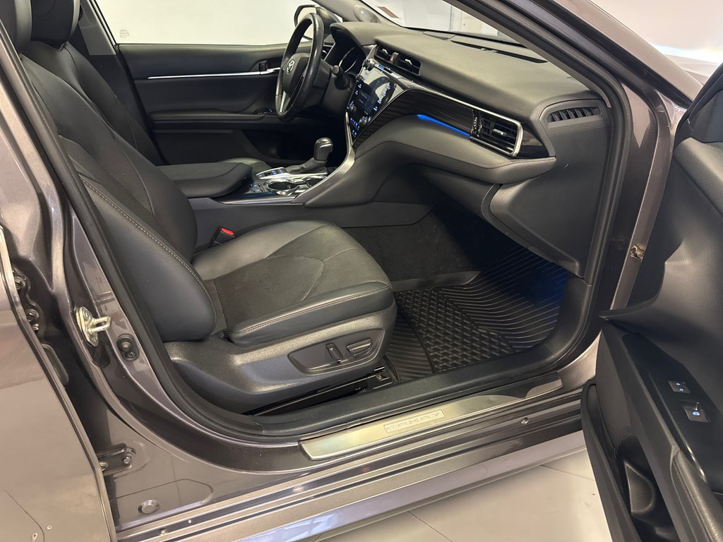 Toyota Camry XLE HYBRIDE *EN EXCELLENTE CONDITION!* 2020 à Richmond, Québec - 19 - w1024h768px