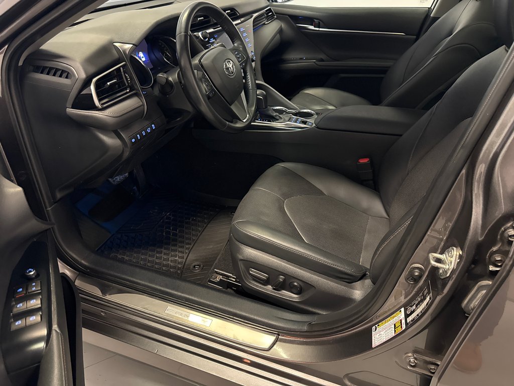 Toyota Camry XLE HYBRIDE *EN EXCELLENTE CONDITION!* 2020 à Richmond, Québec - 16 - w1024h768px