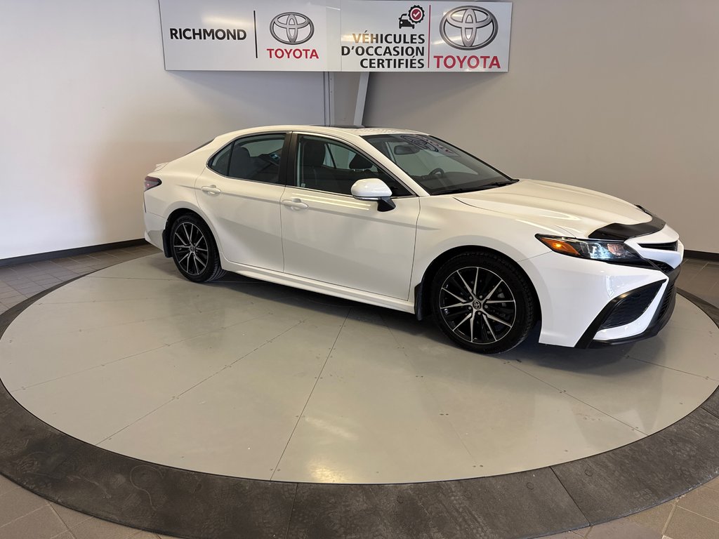 Toyota Camry HYBRIDE SE *TOIT+ MAGS* 2022 à Richmond, Québec - 11 - w1024h768px
