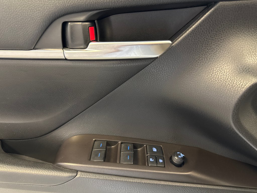 Toyota Camry HYBRIDE SE *TOIT+ MAGS* 2022 à Richmond, Québec - 33 - w1024h768px