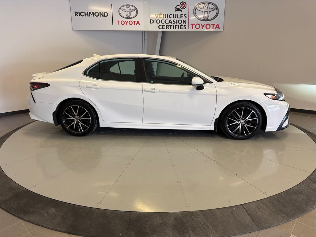 Toyota Camry HYBRIDE SE *TOIT+ MAGS* 2022 à Richmond, Québec - 10 - w1024h768px