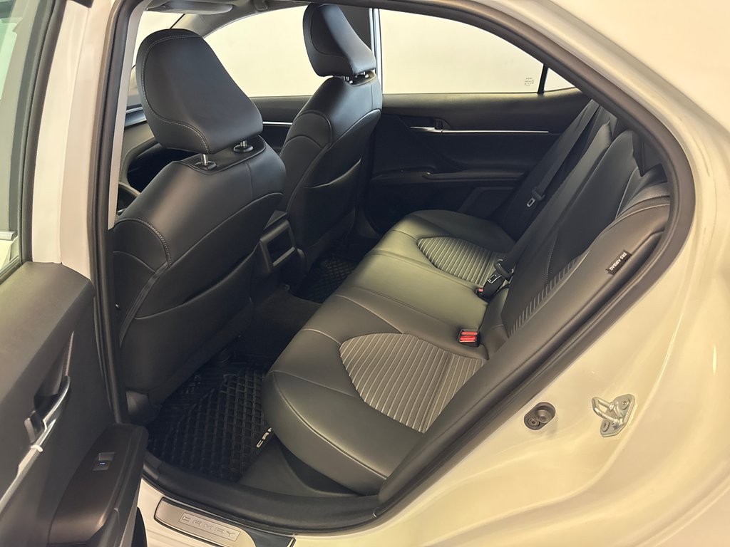 Toyota Camry HYBRIDE SE *TOIT+ MAGS* 2022 à Richmond, Québec - 17 - w1024h768px
