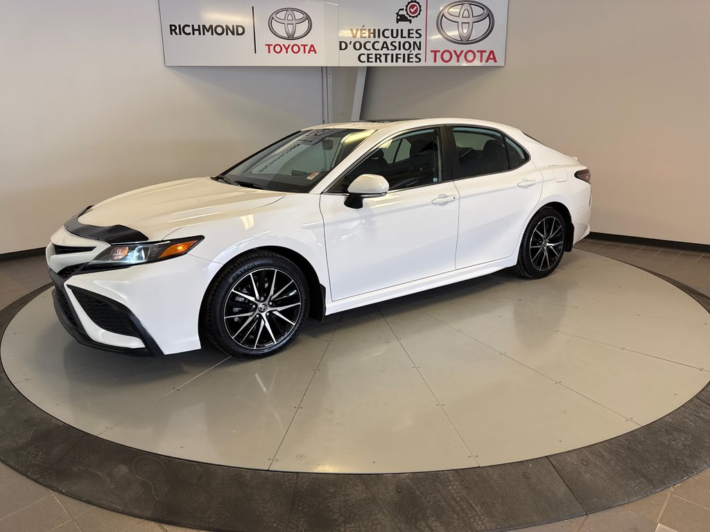 Toyota Camry HYBRIDE SE *TOIT+ MAGS* 2022 à Richmond, Québec - 3 - w1024h768px